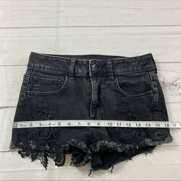 American Eagle Womens Black Super Stretch X Hi Rise Crochet Accent Short Size 4 - Picture 5 of 10